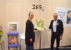Annemieke de Haan and Gerard Gardien with 365 flowers, representing no less than 1800 growers of specialty products (meaning anything else but the ten most sold varieties).